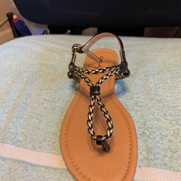 Shoes - Picture 3 of 4